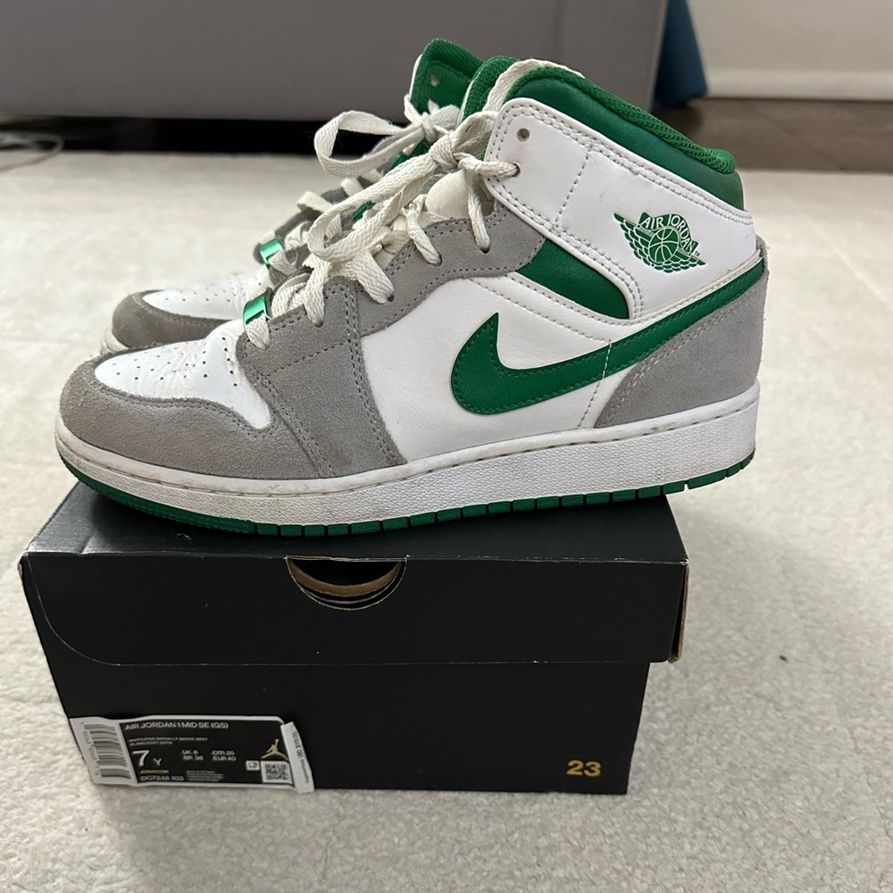 Nike Jordan 1 Mid grade school size 7 white, pine green and gray